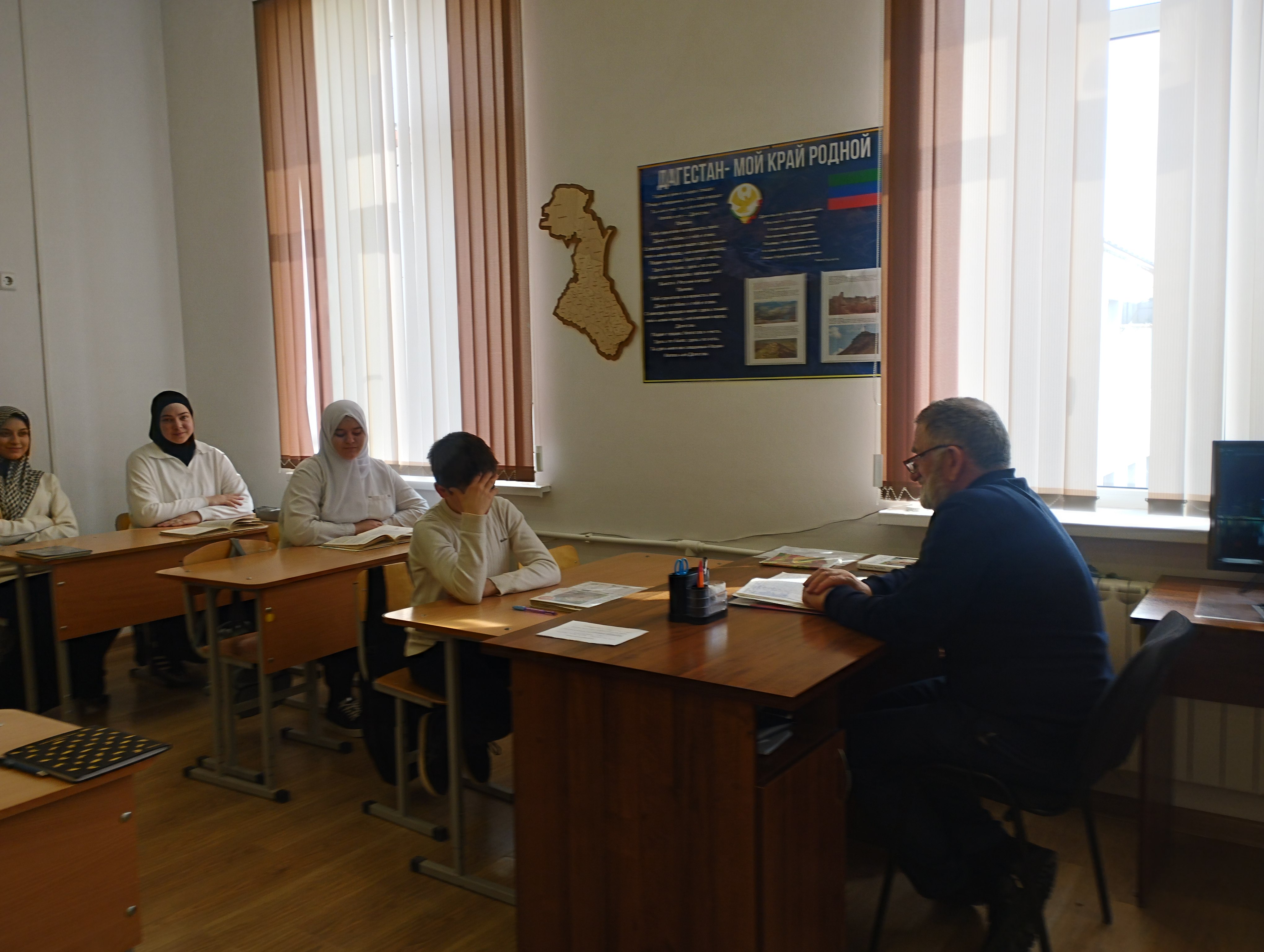 Обеспечение участия школьников, педагогов в совместных с ОО ВО и ПОО мероприятиях.